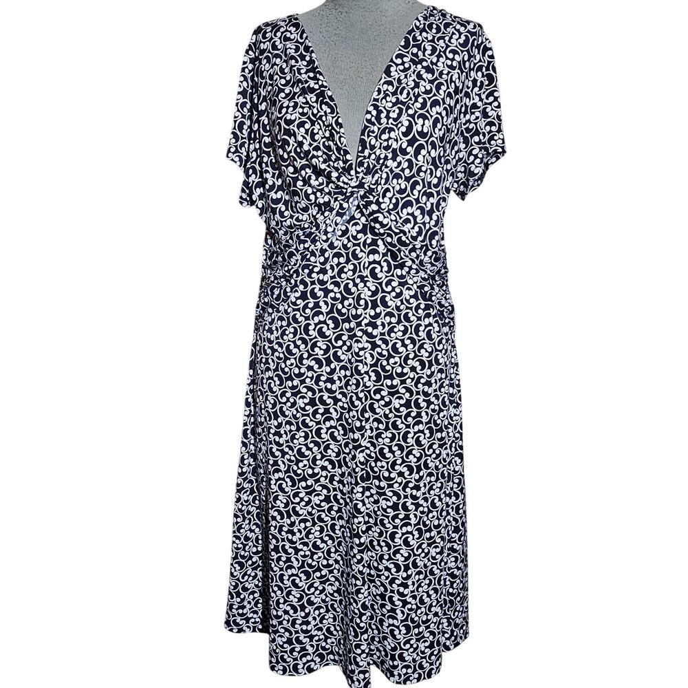 Blue Print V Neck Knee Length Dress Size Medium